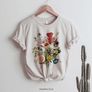 Graphic Tee Shirt for Women Vintage Wildflower | Oversized T-Shirt | Bouquet Flower | Floral Nature Boho Botanical tshirt | Plant Lady