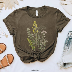 Vintage Wildflowers Graphic Tee Shirt for Women | Wild Madder Flower Bouquet | Hiking Outdoor Camping Botanical | Oversized T-Shirt
