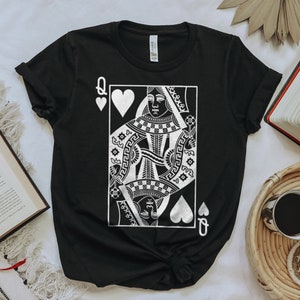 Camiseta gráfica extragrande de Queen of Hearts para mujer / Camiseta de mujer Camiseta feminista vintage / Naipes / Regalo para ella (B)
