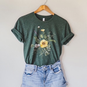 Vintage Wildflowers Graphic Tee Shirt for Women | Wild Flower Bouquet T-Shirt | Minimalist, Hiking Outdoor Camping Botanical | Gift for her