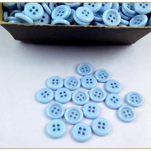 Boutons vintage bleu ciel 5/8 po., 4 trous, 100 boutons image 1