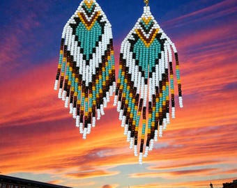 Pendientes con flecos de turquesa y cuentas Southwest Sunrise