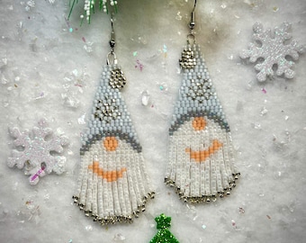 Pendientes pequeños de gnomo de invierno (solo patrón)