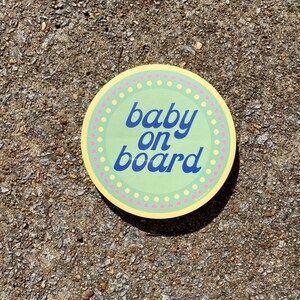 Bambino a bordo • Adesivo per paraurti in vinile di alta qualità • Impermeabile • 10in x 3in
