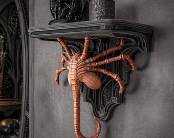 Face hugger xenomorph Wall Shelf