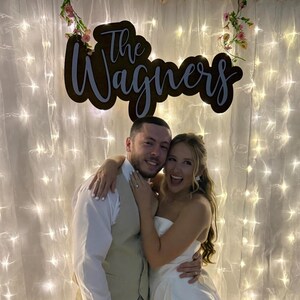 Wooden Name Sign | Layered Name Sign | Custom Name Wood Sign | Backdrop Sign For Wedding | Large Wedding Sign | Wedding Photo Booth Sign imagem 7