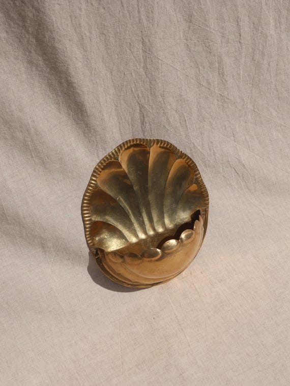 VTG Brass Regency Shell Wall Pocket Planter