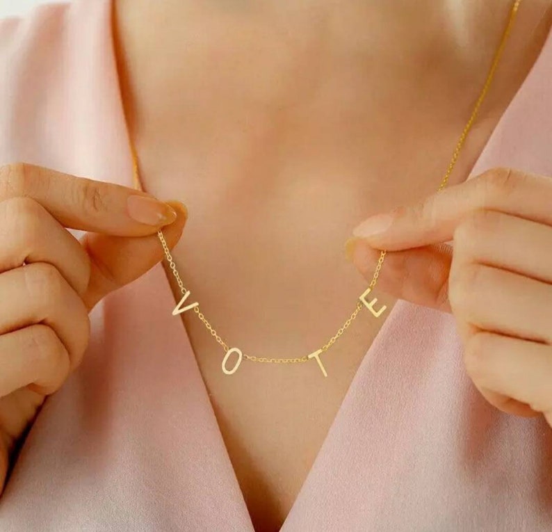 2020 Cazador Former First Lady Of The US Michelle Obama Wears The Same VOTE Necklace Jewelry Freedom Equality Stainless Steel 41 CM