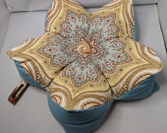 Organic Buckwheat Hull Lotus Meditation Cushion