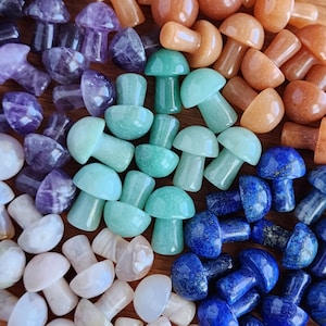 Mini Mushroom Crystals in Bulk Lots, Small 20 mm Gua Sha Gemstones for Facial Massage, Jewelry Making, or Crystal Grids