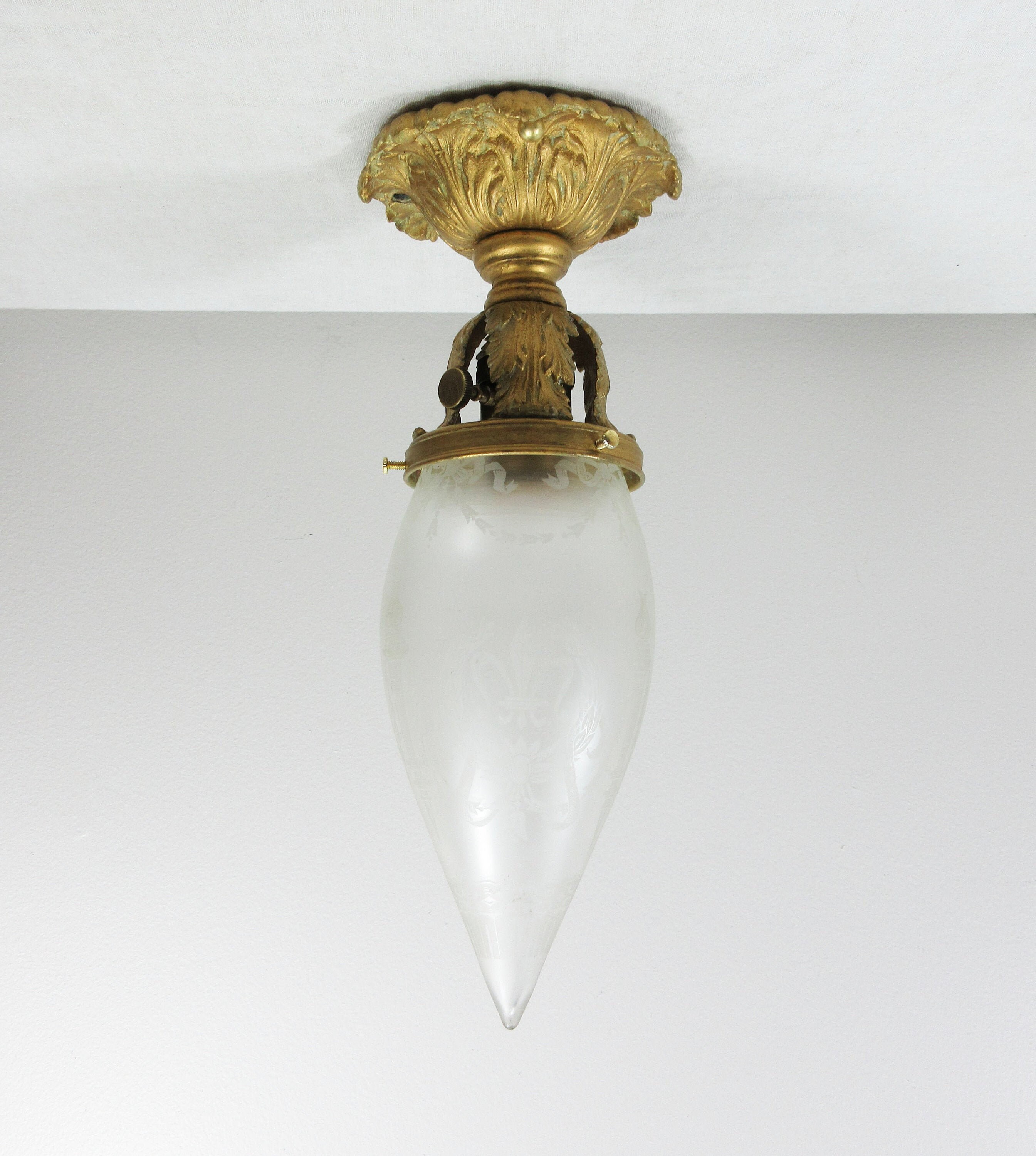 Accesorio de iluminación de techo victoriano restaurado Luz | Etsy