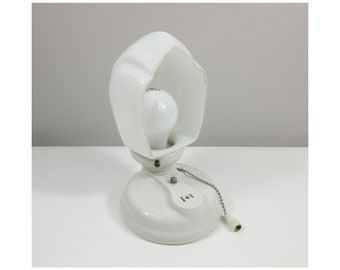 Aplique de pared con sombra de porcelana Art Déco P & S Alabax restaurado con cadena de tracción - Década de 1920, Década de 1930 - INDIVIDUAL