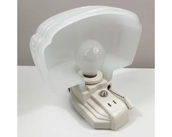 Aplique de pared Art Déco de porcelana restaurado con pantalla y cadena - Años 30 - Individual - Porcelier