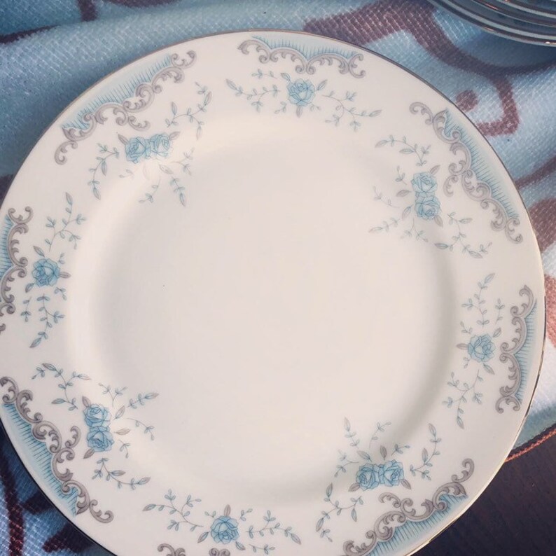 Dalton Seveille Dish W