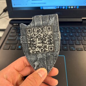 Placa de proteção com código QR impressa em 3D personalizada | URL personalizada para empresas, eventos e muito mais!