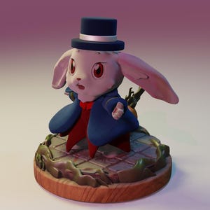 Puede incluir: Una figura caprichosa de un conejo blanco con un sombrero de copa azul, un abrigo azul y un chaleco rojo. El conejo tiene grandes orejas rosas y ojos rojos. Se encuentra sobre una base redonda con un patrón de piedra y borde de madera.