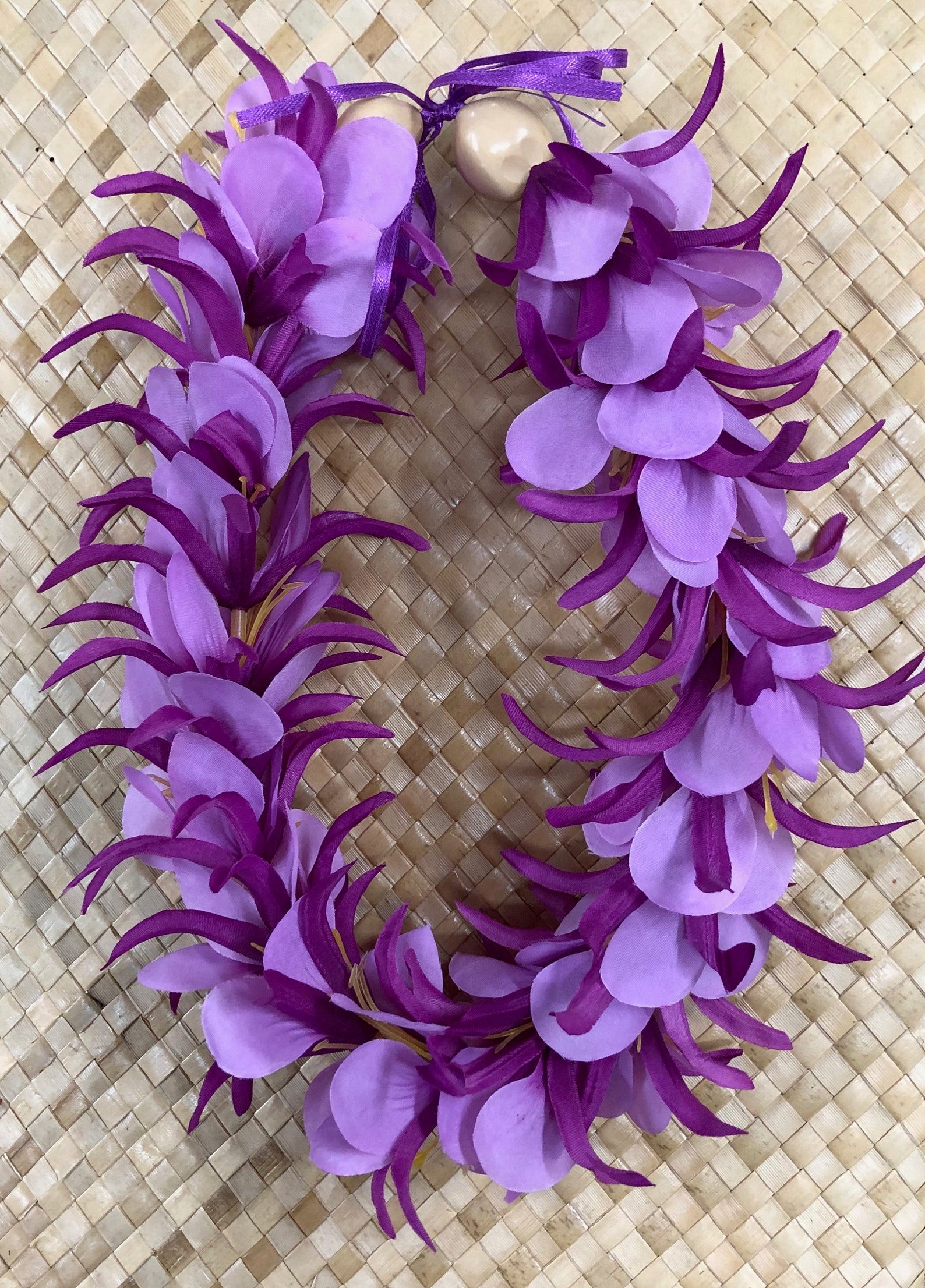 Lei Lilium: Your Connection Point - 0d9v2ae