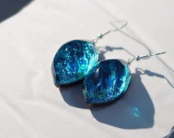 Pendientes de resina de teca tailandesa hechos a mano: Ocean Blue Jewelry