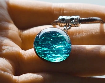 Collar de resina de teca hecho a mano: colgante de lágrima de la suerte