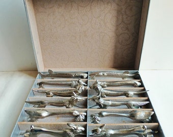 Art Deco animals knife rests in their original box, set of 12 cutlery rests, French antique wedding gift, table decor, 1930s