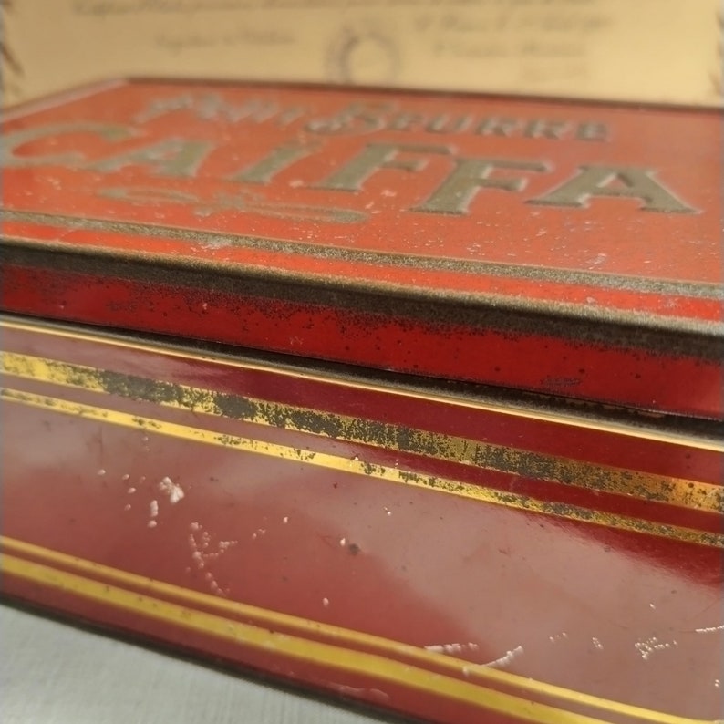 French antique tin box, Caïffa biscuits red and gold metal box, early XX th century image 7
