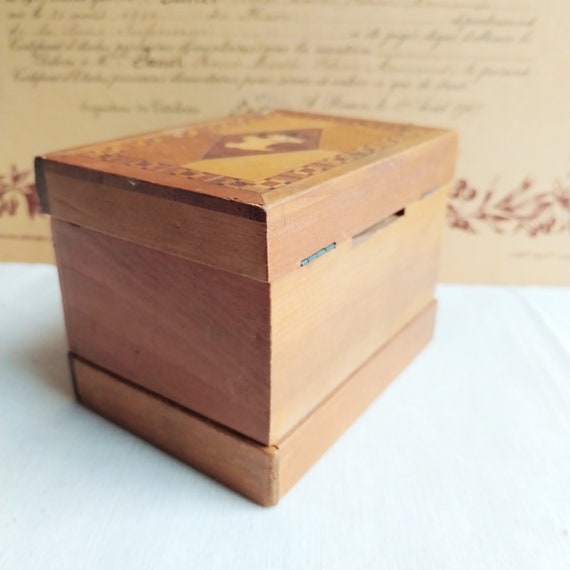 Antique mystery jewelry box with secret compartme… - image 10