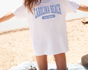 Camiseta de Carolina Beach College Regalo de Carolina del Norte Camisa de colores cómodos Camiseta con texto Vintage DistressedVarsity