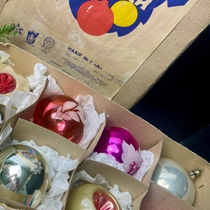 Set of 12 Antique christmas glass ornaments, 1950s christmas decorations, vintage christmas, Winter decor, Gifts ideas, Holiday decor