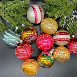 Conjunto de 10 bolas de enfeites de Natal de vidro antigo, enfeites de vidro de Natal rosa retrô, Natal dos anos 1960, decorações de Natal vintage