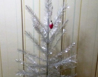 Aluminum christmas tree, silver, aluminum, tree, Christmas Tree, 80s decoration, light up, shiny tree, kitschy tree