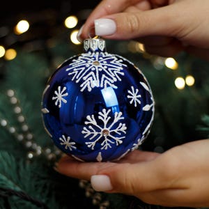 Ball with snowflakes,Hand-painted christmas glass ornaments,custom ornaments,Hand painted Christmas tree glass ornament,Christmas decoration
