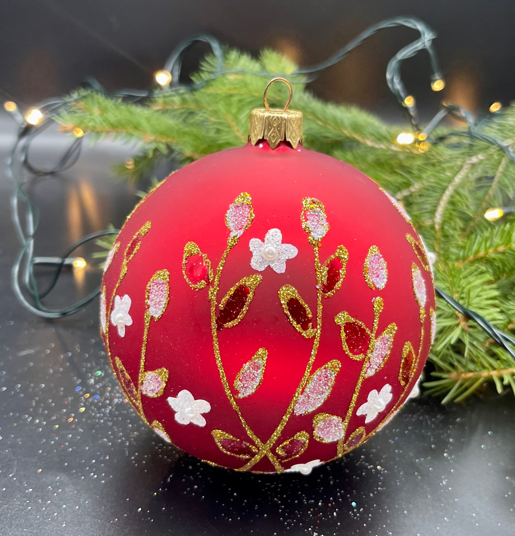 大きな赤い手描きのクリスマスガラスオーナメント、手作りのクリスマス