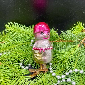 Enfeite de vidro de Natal com pintinho de chapéu rosa, Natal vintage, Natal retrô, decoração de Natal dos anos 1950, Ideias para presentes, Decoração de Natal