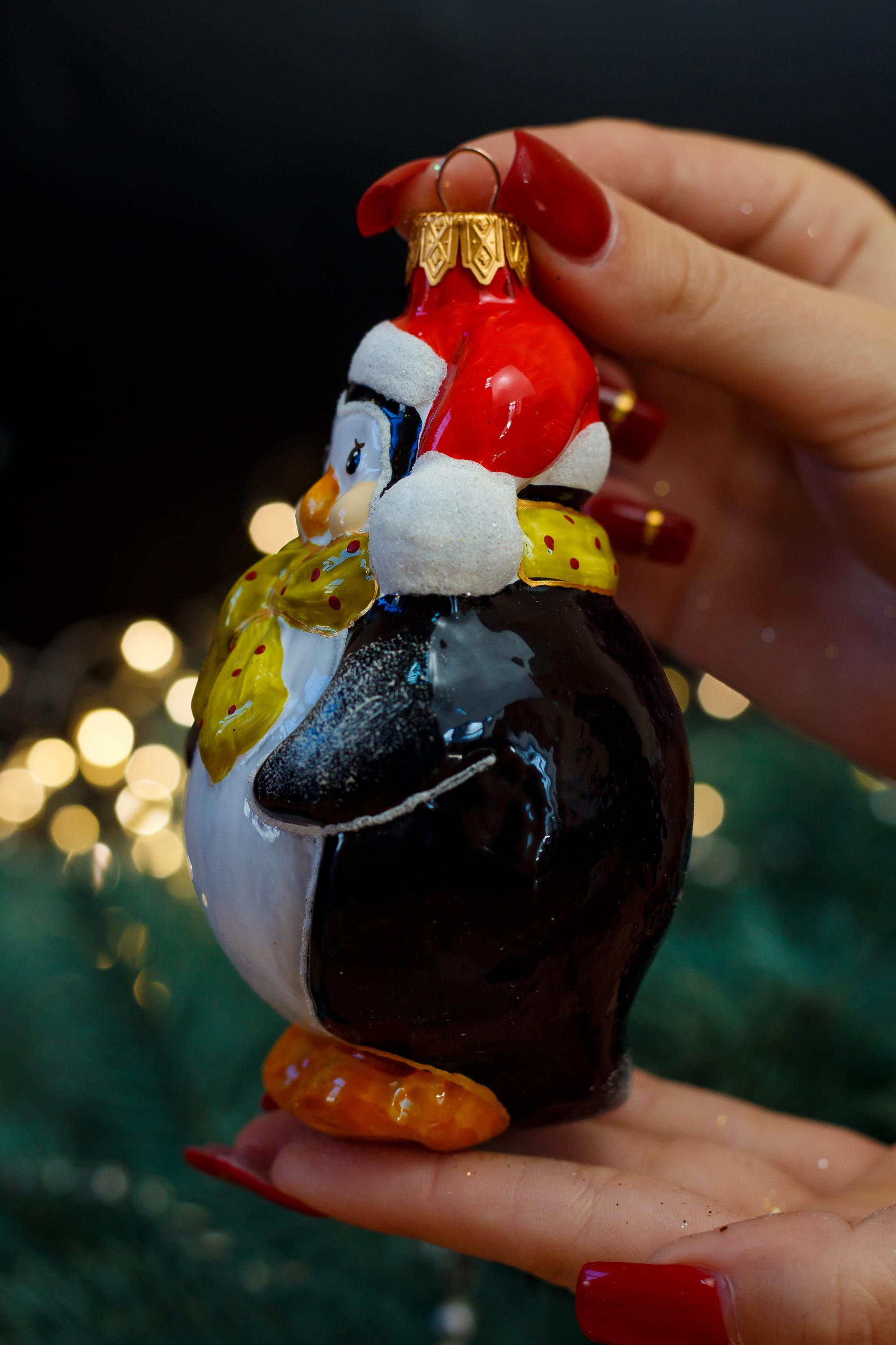 【お値下げしました！】プレゼントを届けるペンギンさんのクリスマスオーナメント① クリスマスツリー 飾り オーナメント INGE-GLAS MANUFAKTUR 雪のこども