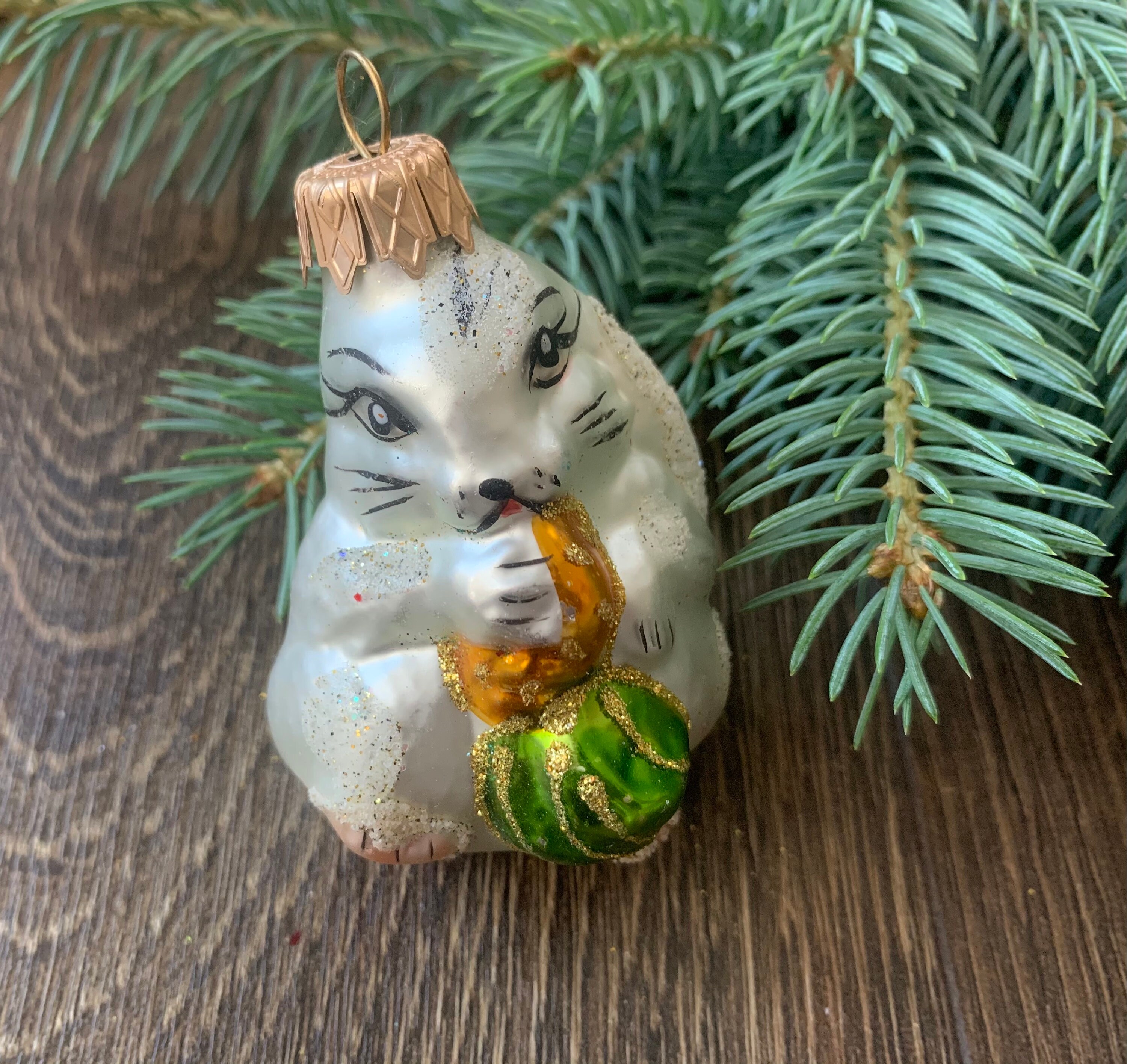 Ornamento Natalizio In Vetro Soffiato A Mano: Coniglietto Con Ciambella E Carota - Decorazione Albero