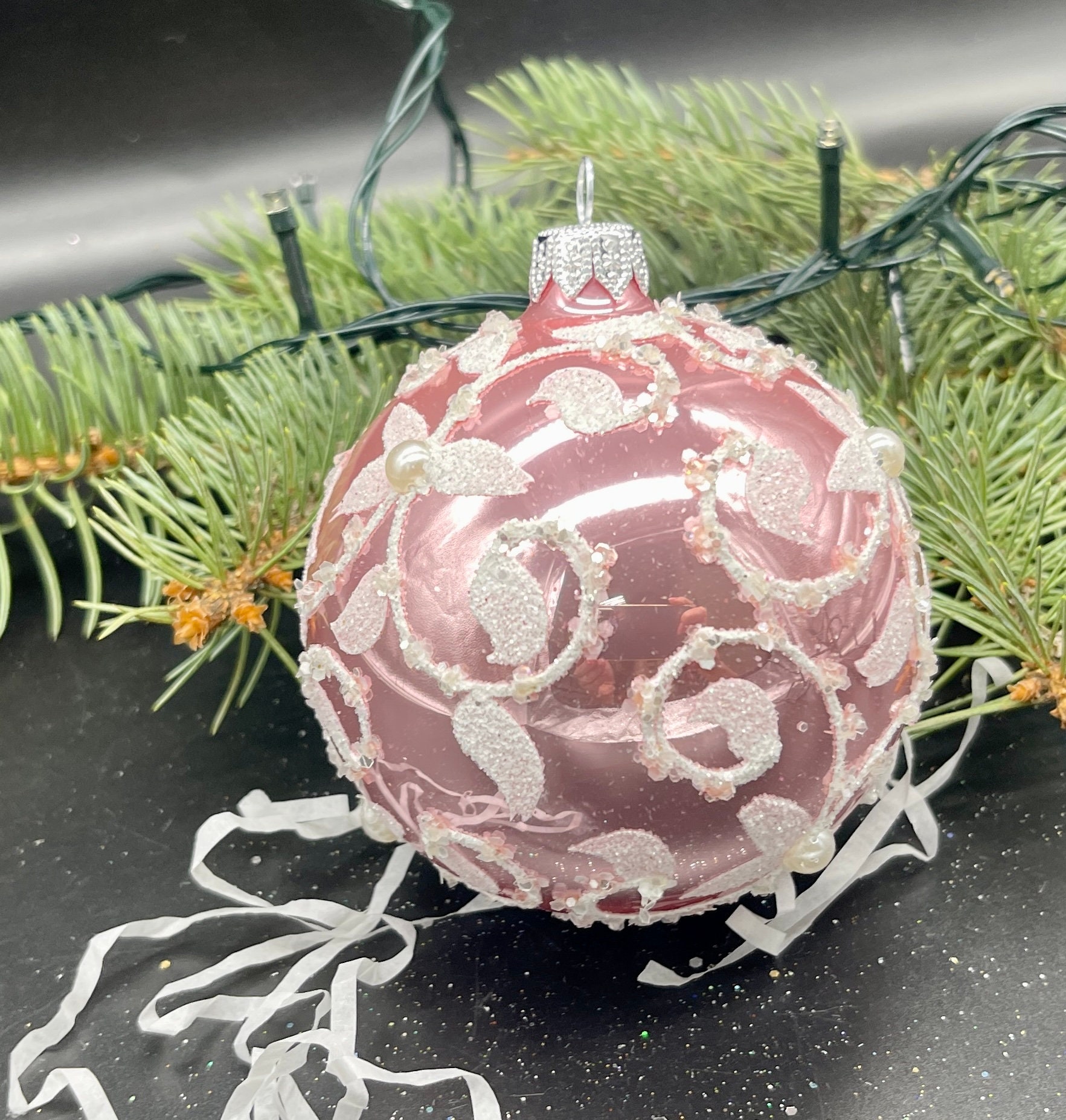 ピンクの手描きクリスマスガラスオーナメント、手作りクリスマスツリー