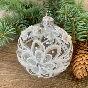 大きな赤い手描きのクリスマスガラスオーナメント、手作りのクリスマス