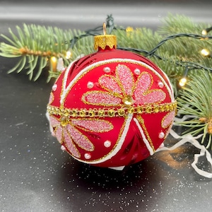 Red Hand-painted christmas glass ornaments ,Handmade Christmas tree glass ornament, Crafted Christmas decoration, Xmas 2023