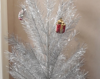 Aluminum christmas tree, silver, aluminum, tree, Christmas Tree, 80s decoration, light up, shiny tree, kitschy tree