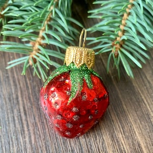 Erdbeere Weihnachtsbaumschmuck, mundgeblasene Glas Weihnachten, handgefertigte Weihnachtsschmuck, Geschenkideen, Weihnachtsgeschenk