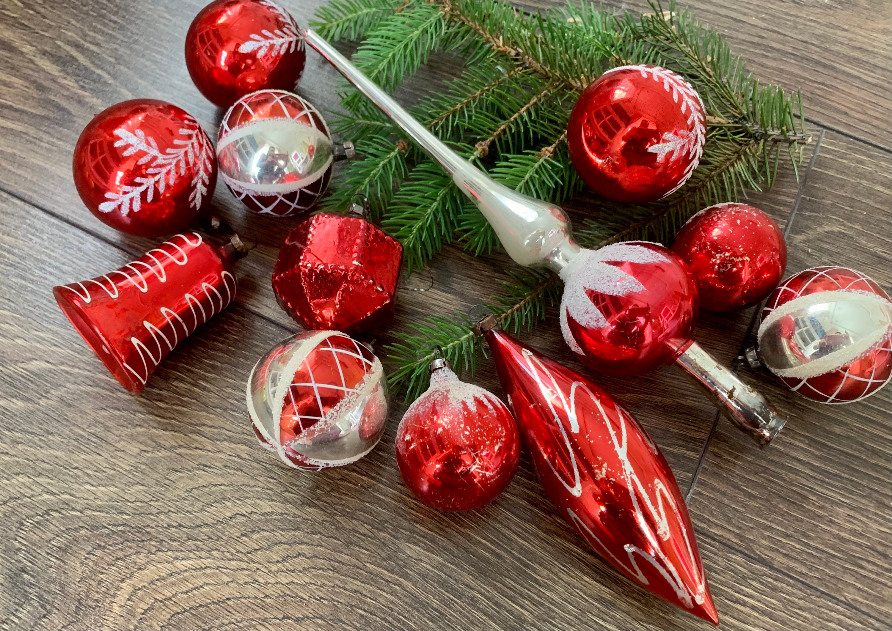 希少！赤いアンティークドイツ製クリスマスガラスツリートッパー。冬の