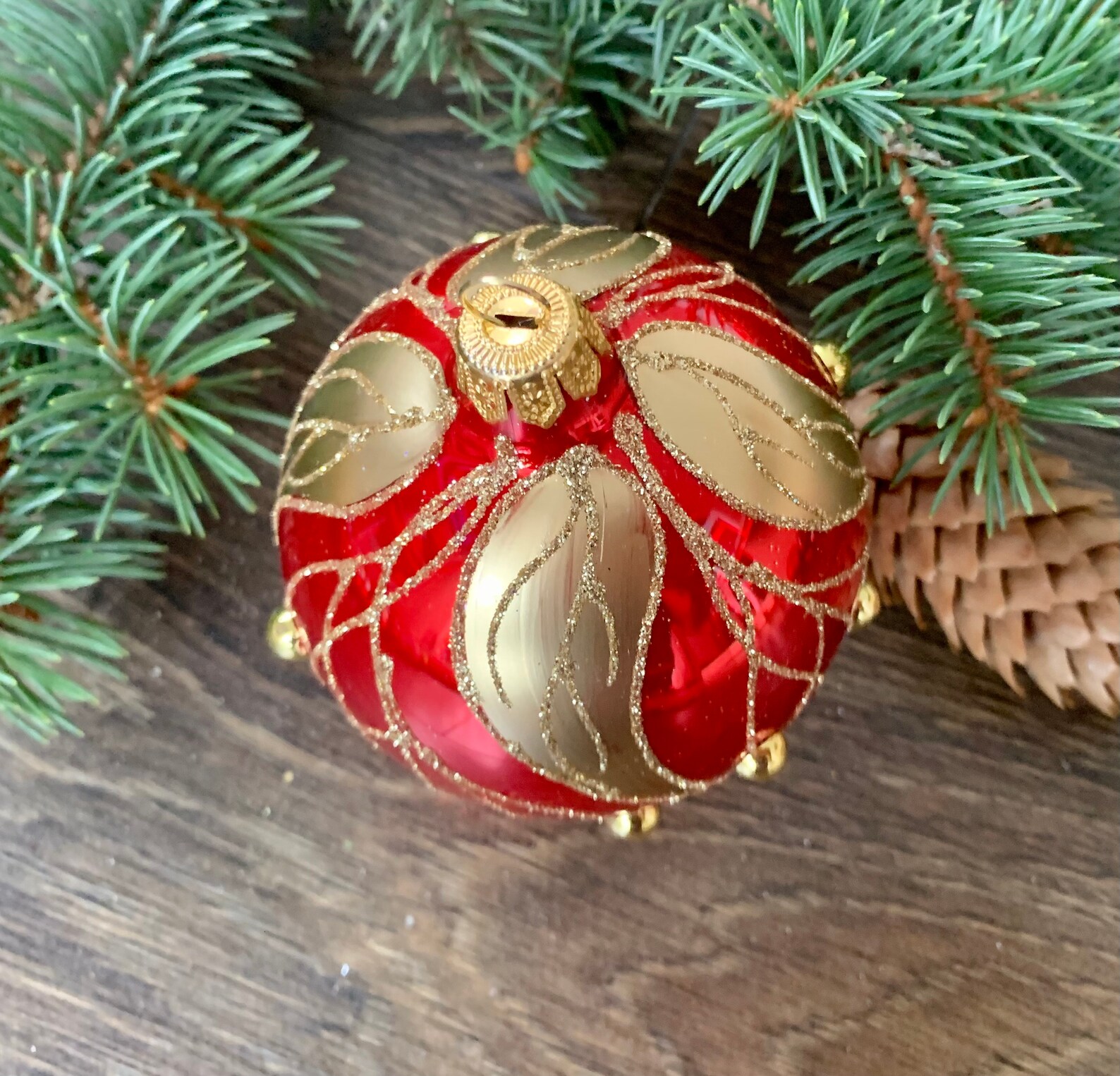 Glass hand painted hat ornament