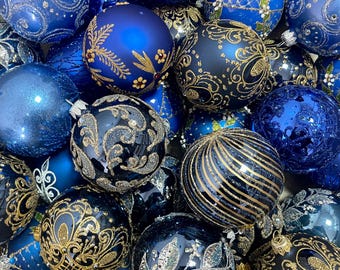 10 個の青いアソートガラスクリスマスボールオーナメント、アソート