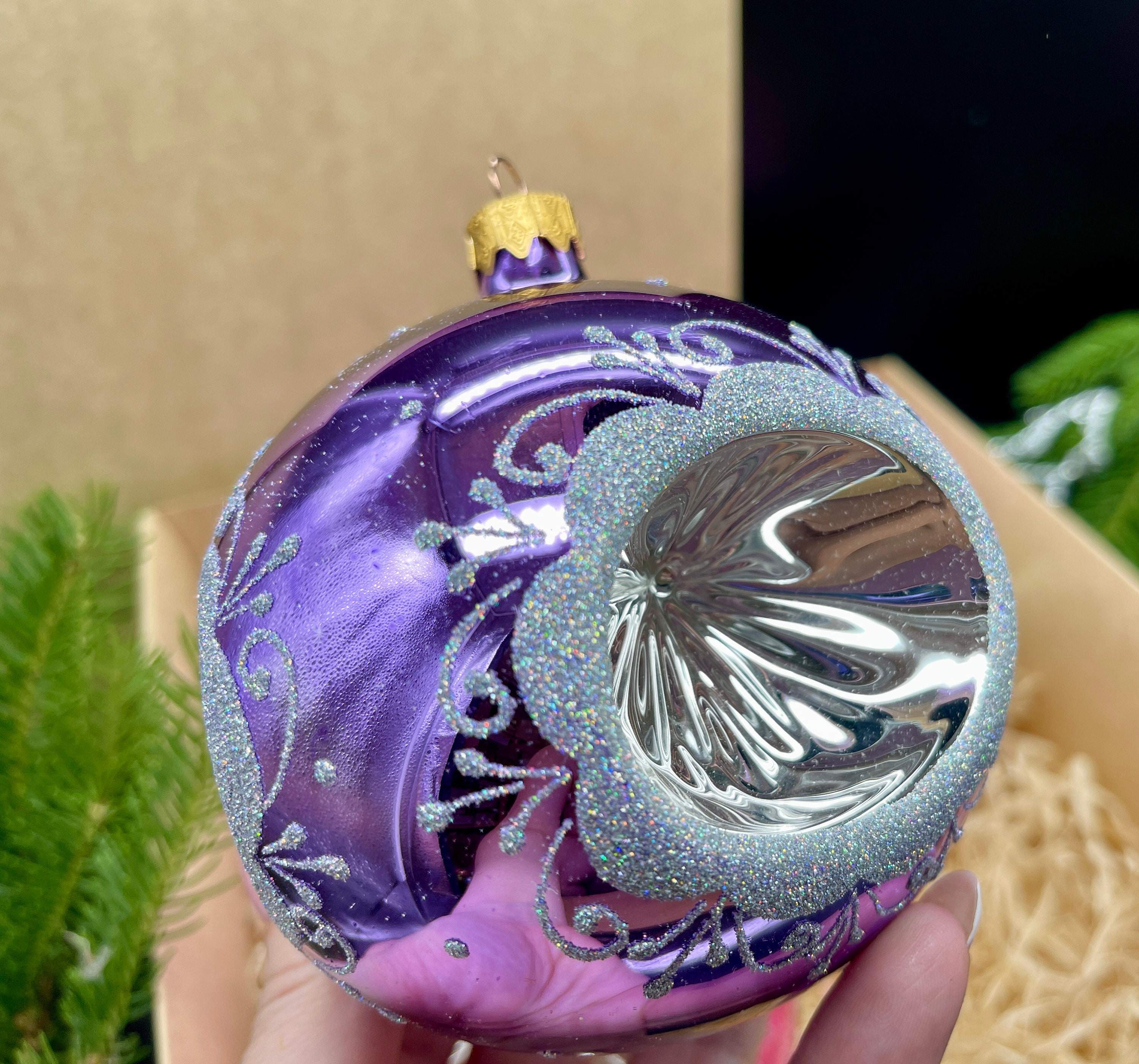 クリスマスプレゼント - 大きなクリスマスガラスオーナメント4つ