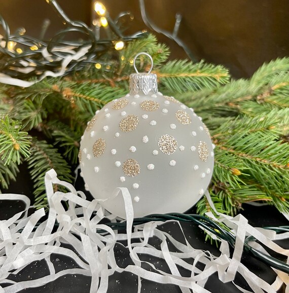 White glass christmas bulbs deals