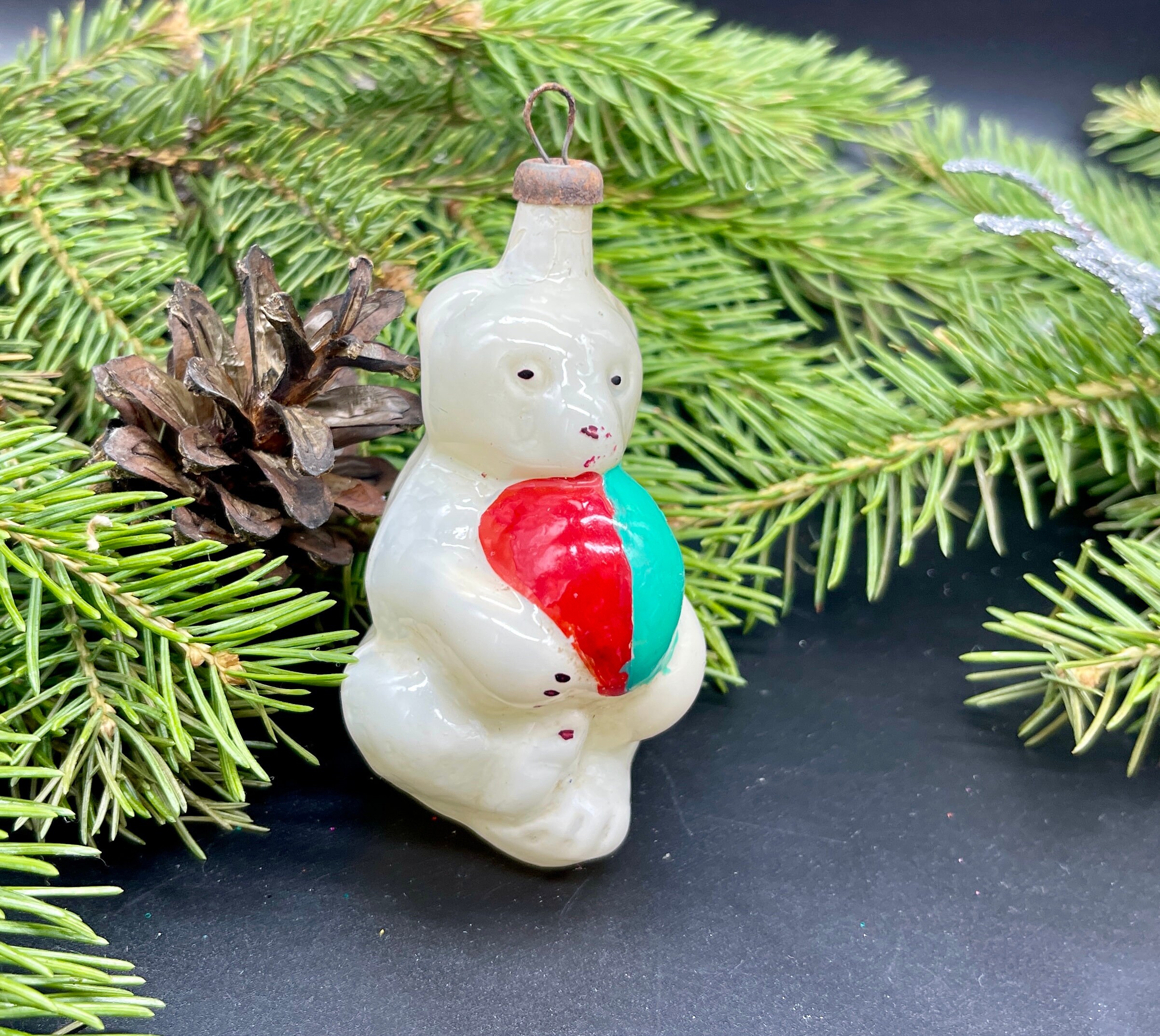 ボール付きホワイトベアのクリスマスガラスオーナメント、ヴィンテージ