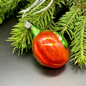 Enfeites de vidro de Natal em formato de ameixa, Natal vintage, Natal retrô, Natal dos anos 1960, Decoração de Natal, Decoração de feriado, Ideias para presentes, Decoração de inverno