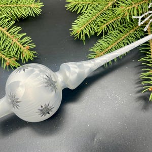 Unique Handmade White Glass Christmas Tree Topper - Festive Holiday Decor, Handcrafted winter Decoration,Xmas spire, Xmas 2025, Gift ideas