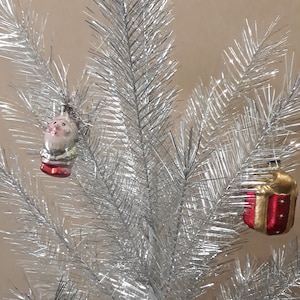 Aluminum christmas tree, silver, aluminum, tree, Christmas Tree, 80s decoration, light up, shiny tree, kitschy tree image 9