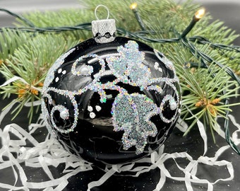 黒と葉の手描きクリスマスガラスオーナメント、手作りクリスマスツリー